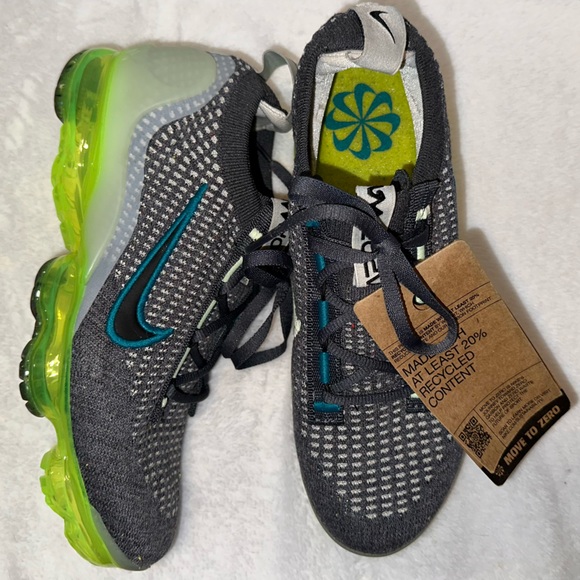💚💚new💚💚 NIKE AIR VAPORMAX 2021 FLYKNIT RUNNING SHOES 5Y/6w and 6Y/7.5W
